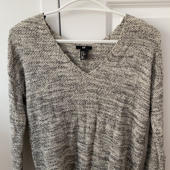 Grey low-high sweater - Picture 2 of 3